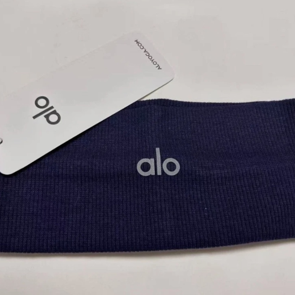 Alo Yoga Performance Conquer Headband Unisex Navy Blue